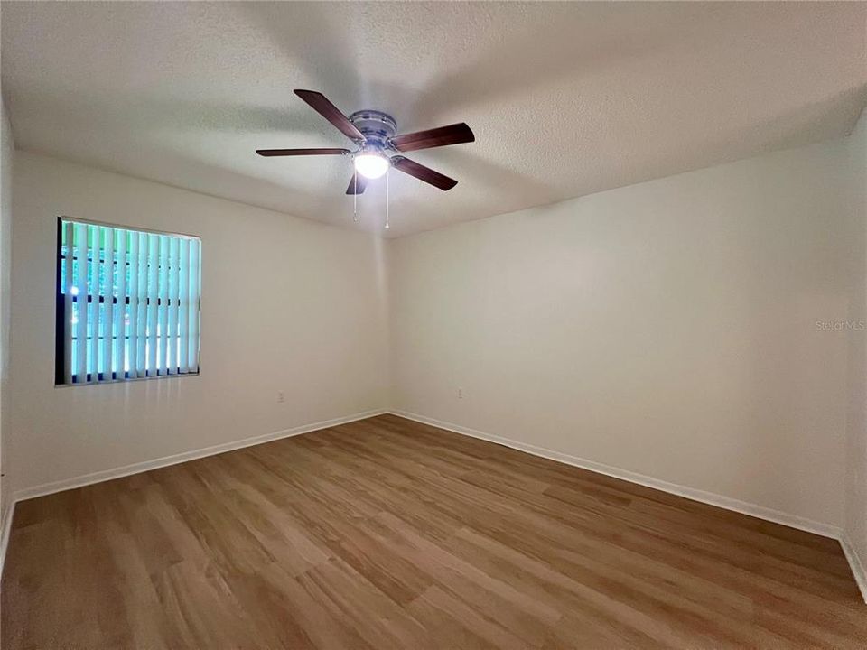 Active With Contract: $175,000 (2 beds, 2 baths, 930 Square Feet)