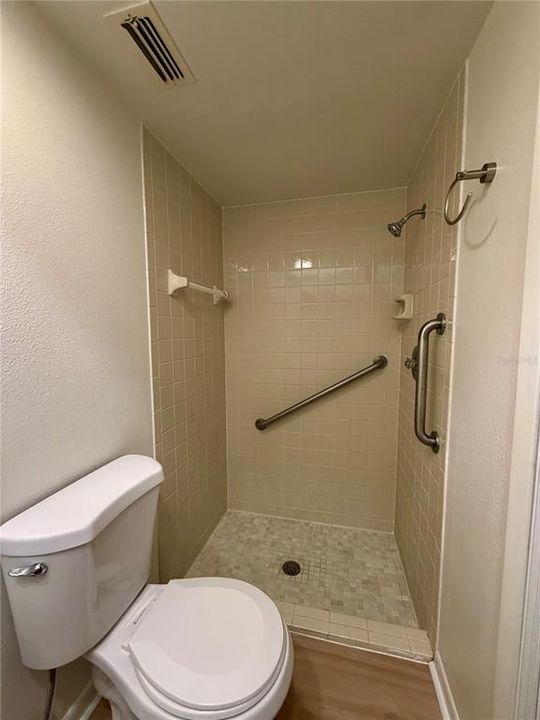 Active With Contract: $175,000 (2 beds, 2 baths, 930 Square Feet)