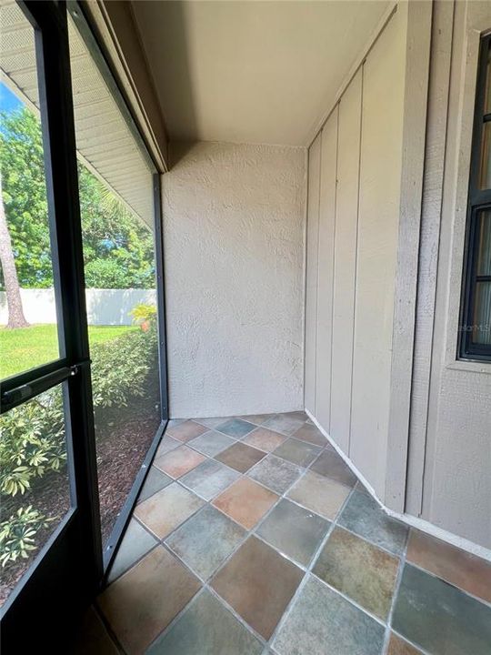 Active With Contract: $175,000 (2 beds, 2 baths, 930 Square Feet)