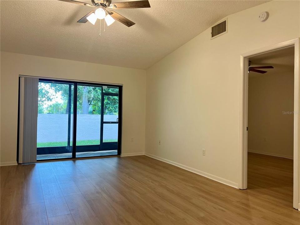 Active With Contract: $175,000 (2 beds, 2 baths, 930 Square Feet)