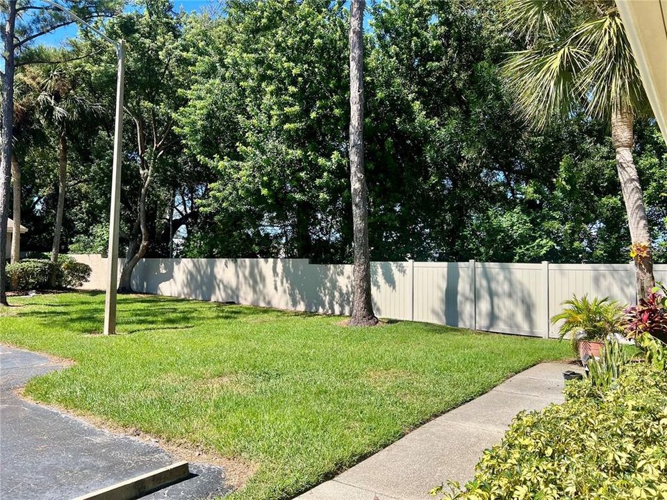 Active With Contract: $175,000 (2 beds, 2 baths, 930 Square Feet)