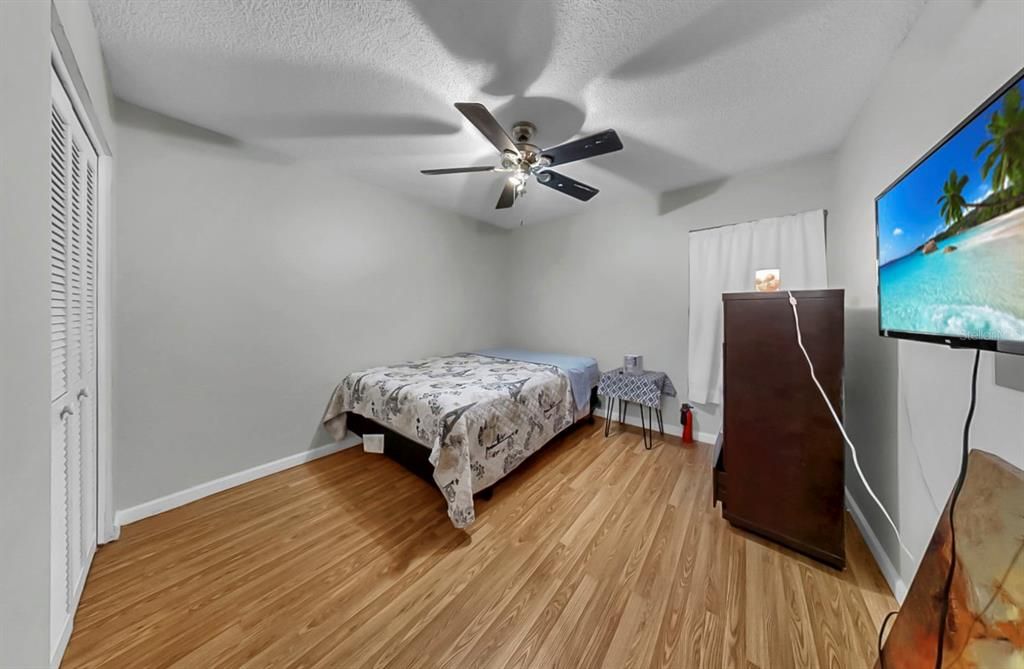 For Sale: $169,900 (2 beds, 2 baths, 912 Square Feet)