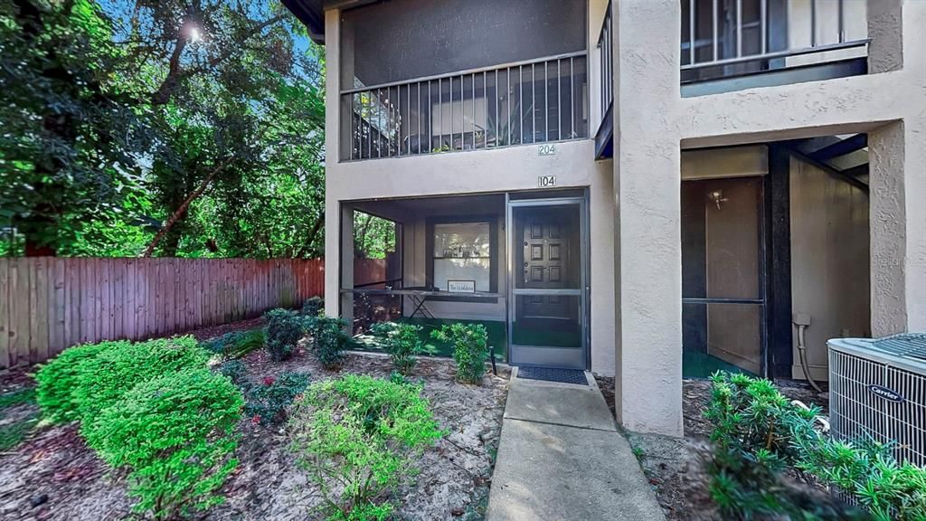 For Sale: $169,900 (2 beds, 2 baths, 912 Square Feet)