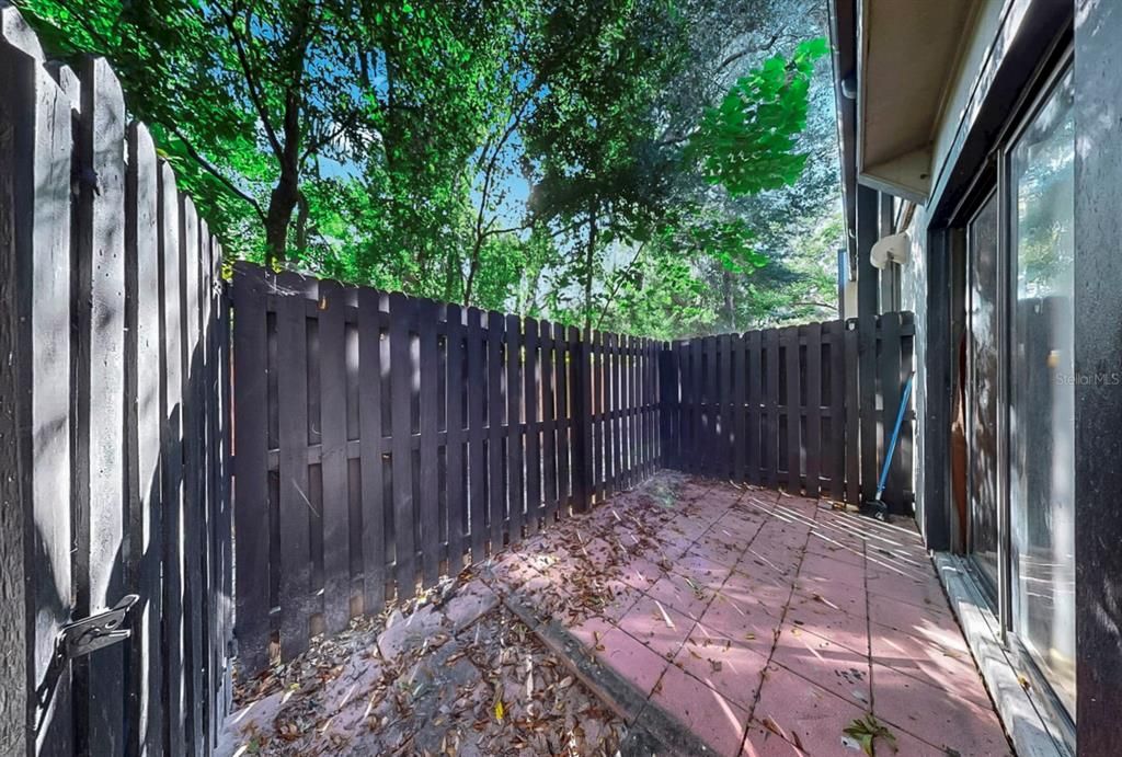 For Sale: $169,900 (2 beds, 2 baths, 912 Square Feet)