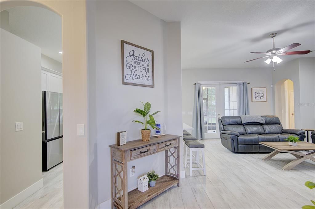 Activo con contrato: $635,000 (4 camas, 3 baños, 2397 Pies cuadrados)