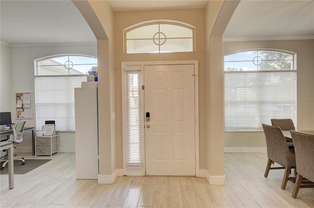 Activo con contrato: $635,000 (4 camas, 3 baños, 2397 Pies cuadrados)