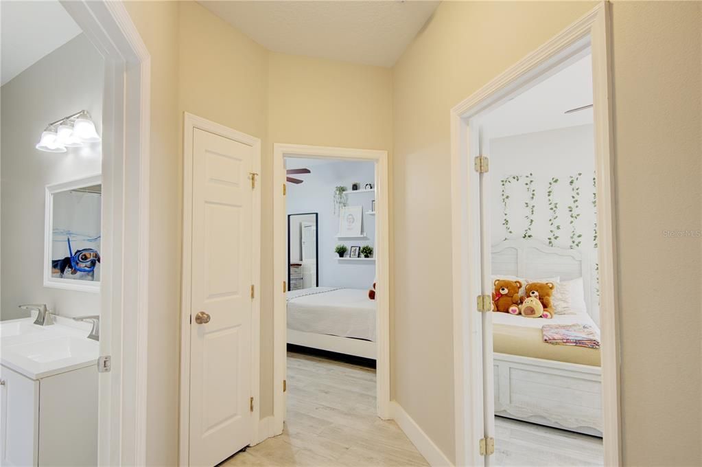 Activo con contrato: $635,000 (4 camas, 3 baños, 2397 Pies cuadrados)