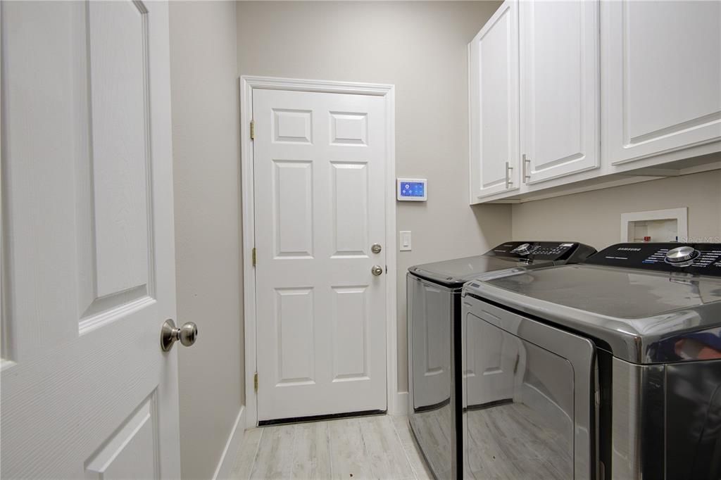 Activo con contrato: $635,000 (4 camas, 3 baños, 2397 Pies cuadrados)