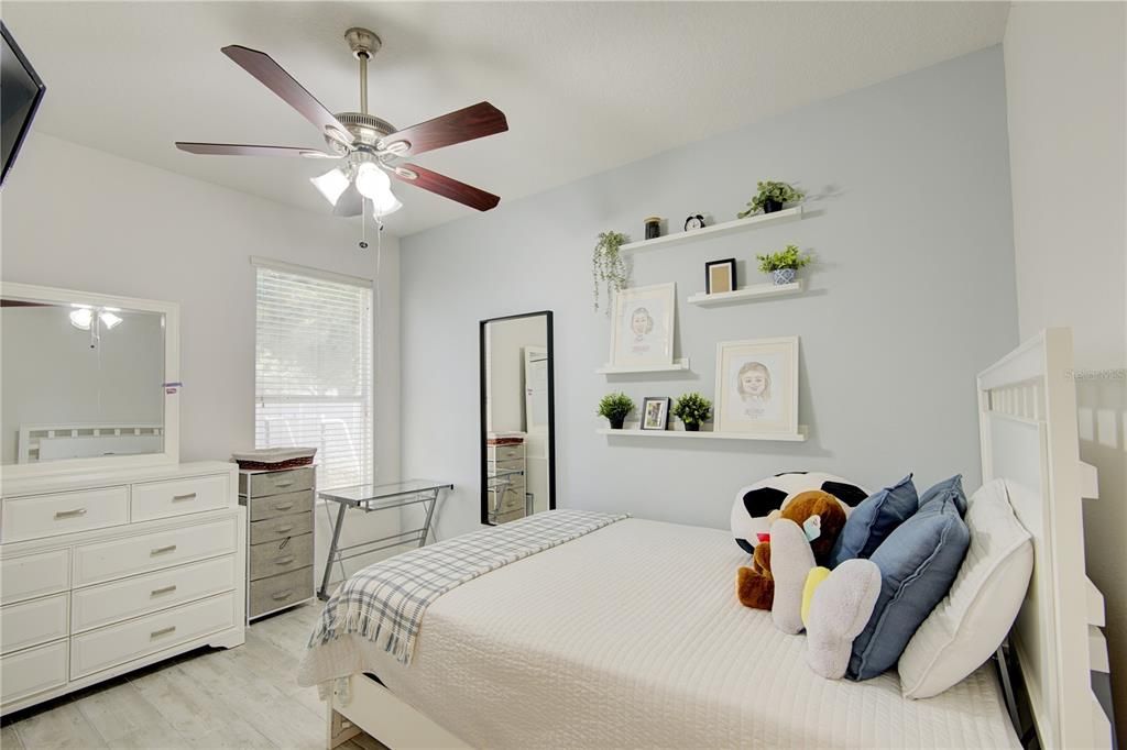 Activo con contrato: $635,000 (4 camas, 3 baños, 2397 Pies cuadrados)