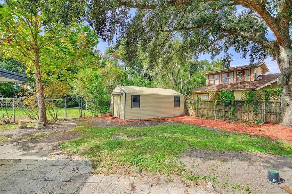 合同活跃: $325,000 (3 贝兹, 3 浴室, 1172 平方英尺)