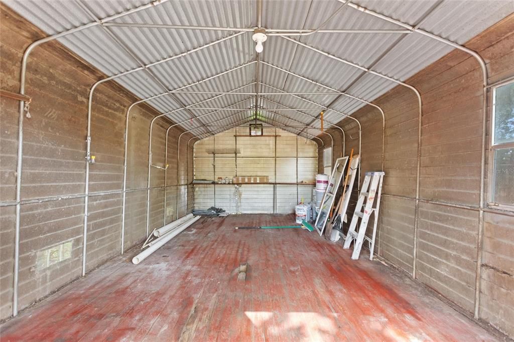 合同活跃: $325,000 (3 贝兹, 3 浴室, 1172 平方英尺)