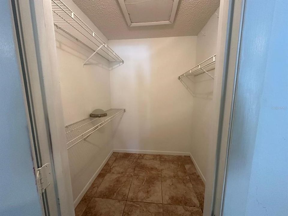 For Sale: $230,000 (2 beds, 2 baths, 1067 Square Feet)