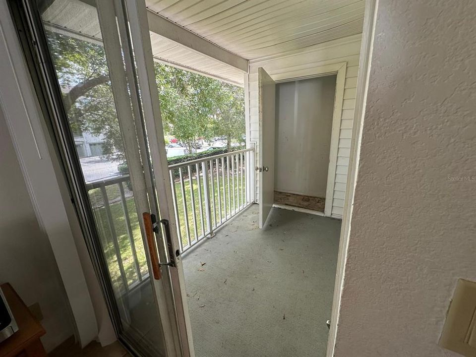 For Sale: $230,000 (2 beds, 2 baths, 1067 Square Feet)