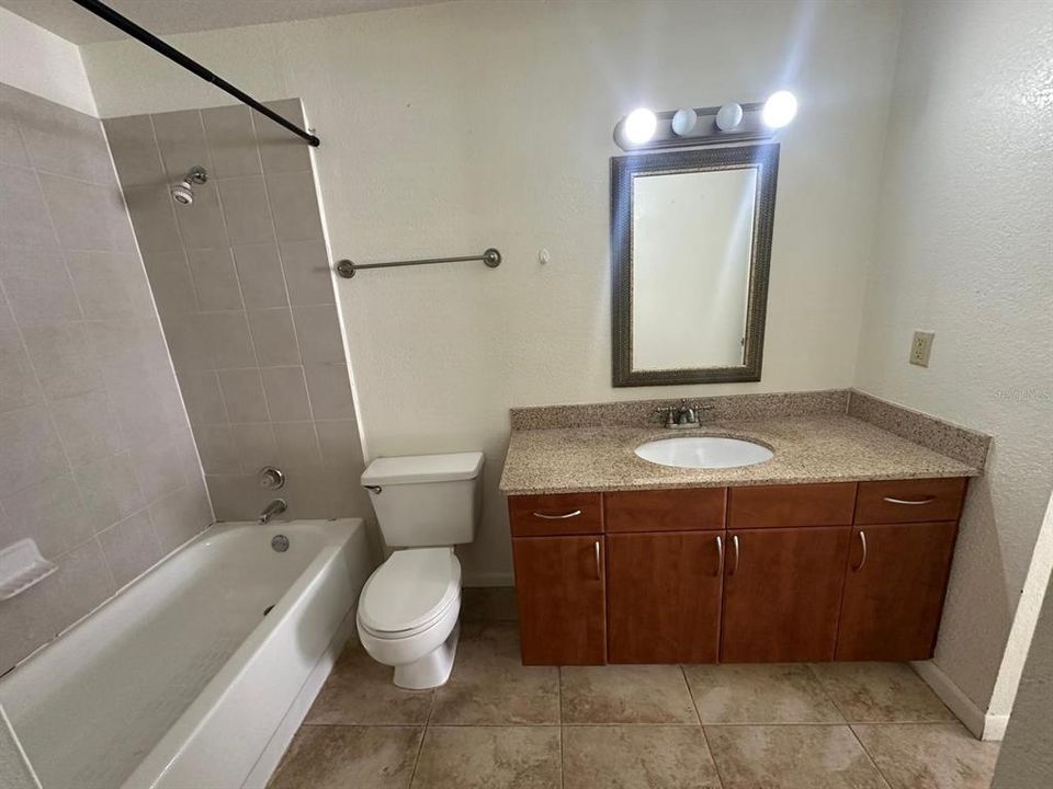 For Sale: $230,000 (2 beds, 2 baths, 1067 Square Feet)