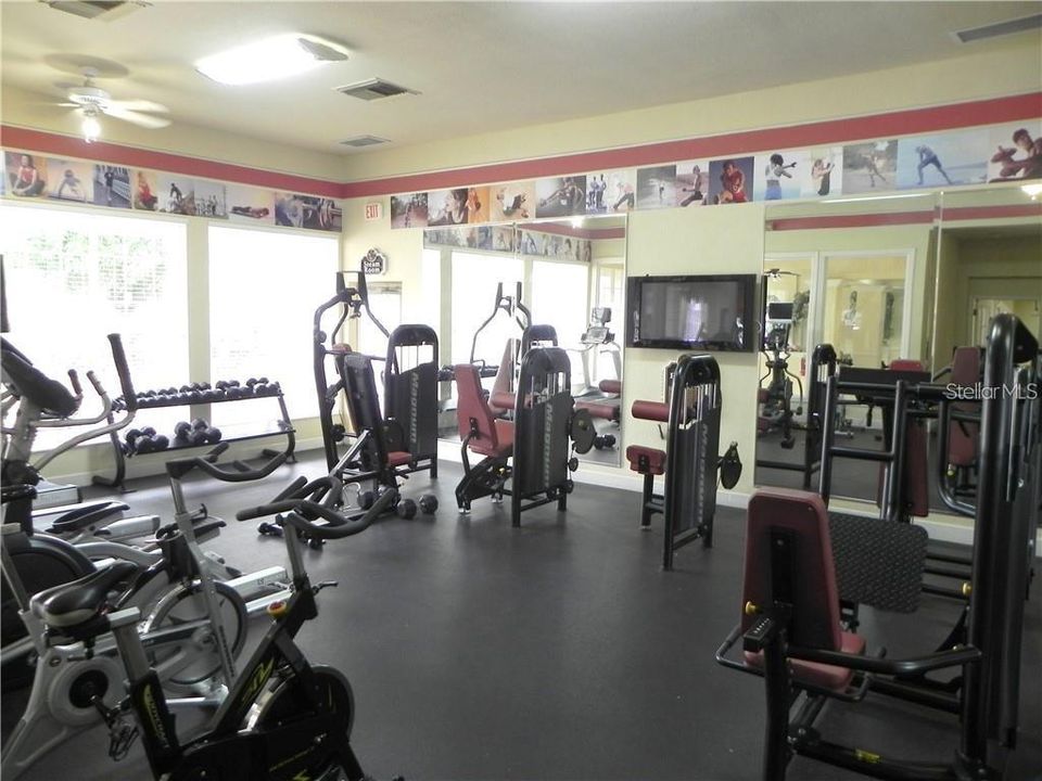 For Sale: $230,000 (2 beds, 2 baths, 1067 Square Feet)