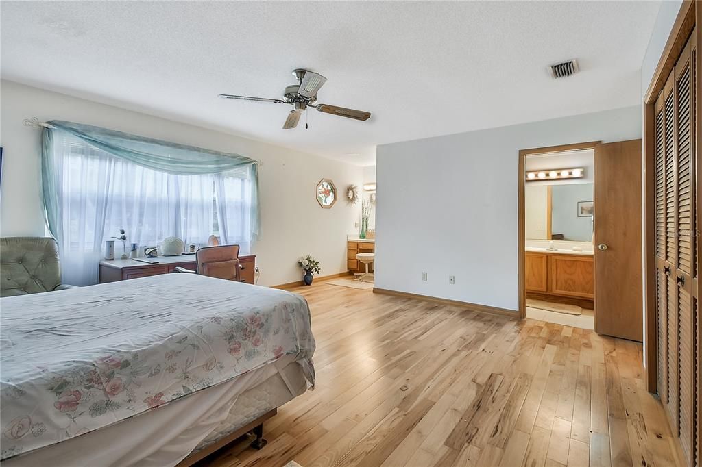 待售: $680,000 (3 贝兹, 2 浴室, 1820 平方英尺)