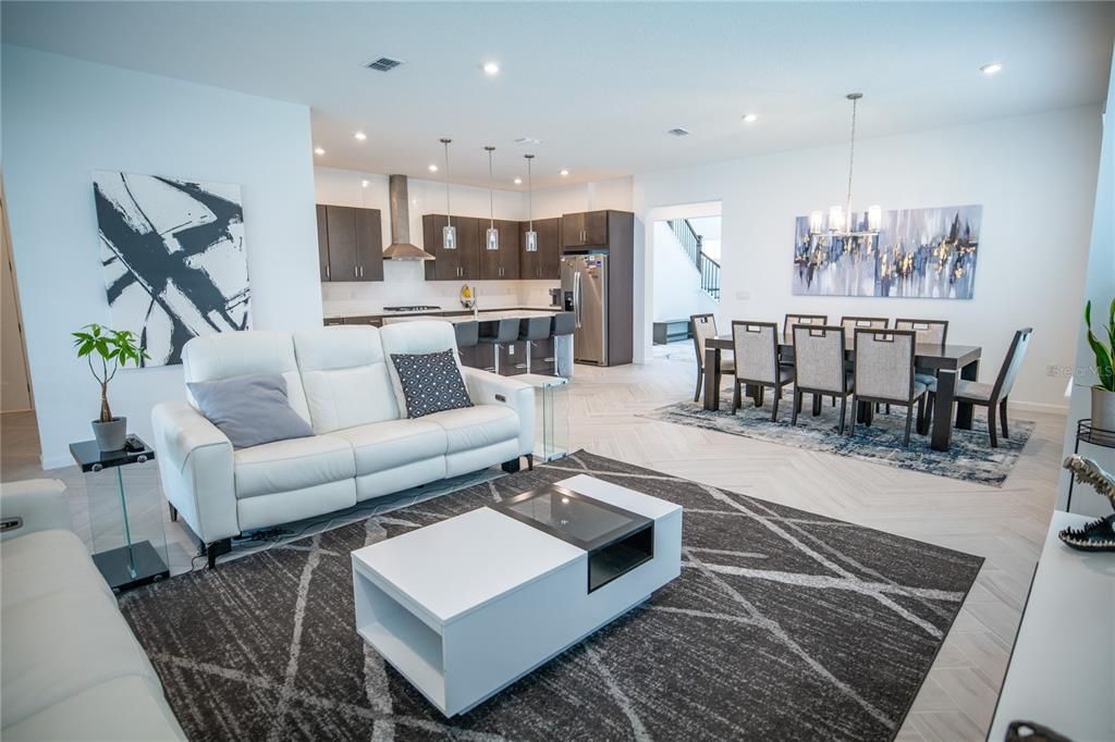 En Venta: $1,289,000 (5 camas, 4 baños, 3292 Pies cuadrados)