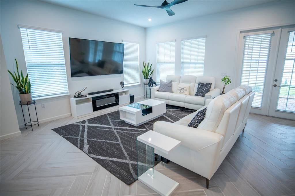 En Venta: $1,289,000 (5 camas, 4 baños, 3292 Pies cuadrados)