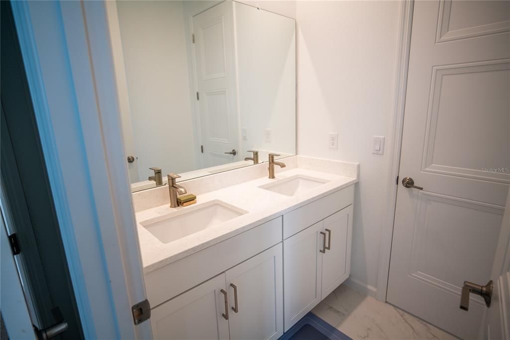 En Venta: $1,289,000 (5 camas, 4 baños, 3292 Pies cuadrados)