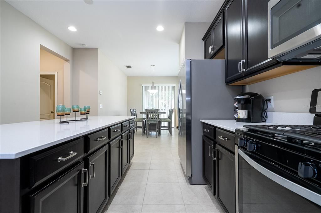 For Sale: $530,000 (3 beds, 2 baths, 1864 Square Feet)