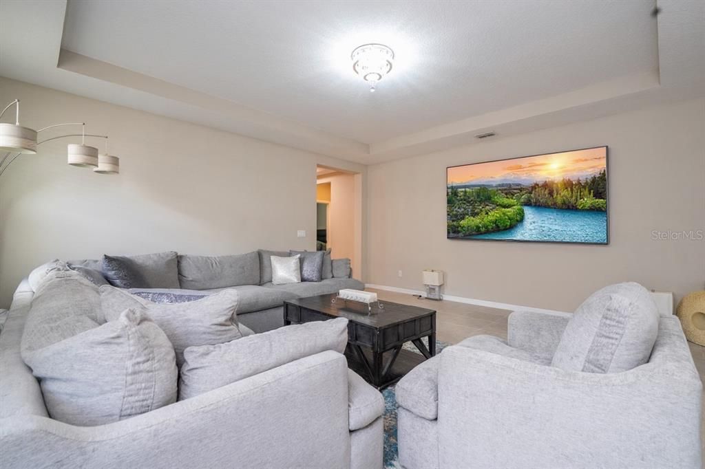 For Sale: $530,000 (3 beds, 2 baths, 1864 Square Feet)