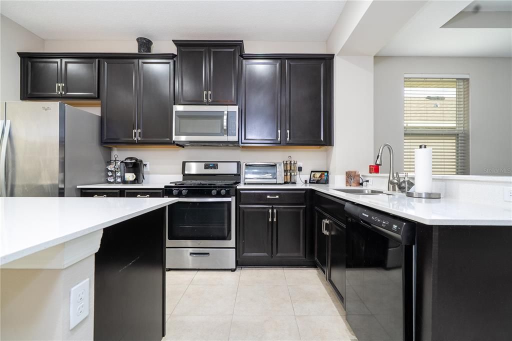 For Sale: $530,000 (3 beds, 2 baths, 1864 Square Feet)