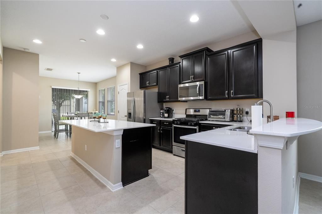 For Sale: $530,000 (3 beds, 2 baths, 1864 Square Feet)