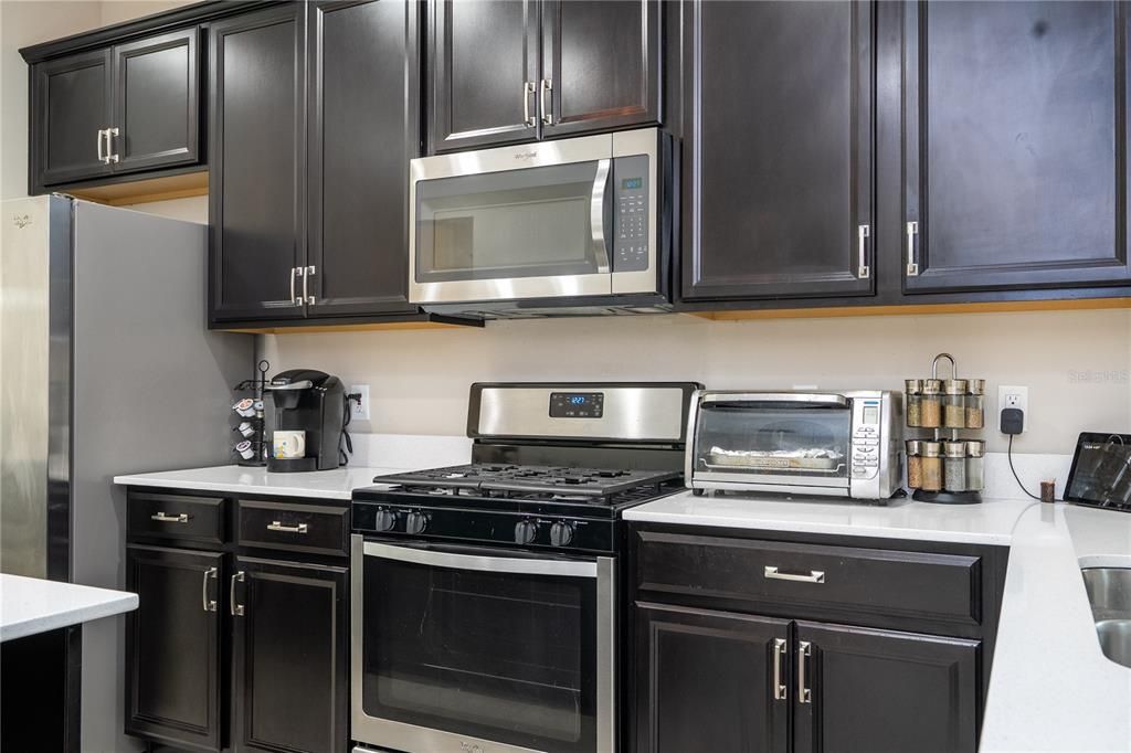 For Sale: $530,000 (3 beds, 2 baths, 1864 Square Feet)