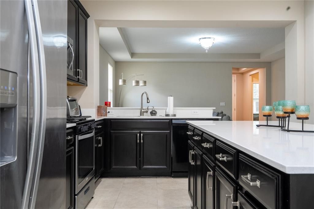 For Sale: $530,000 (3 beds, 2 baths, 1864 Square Feet)