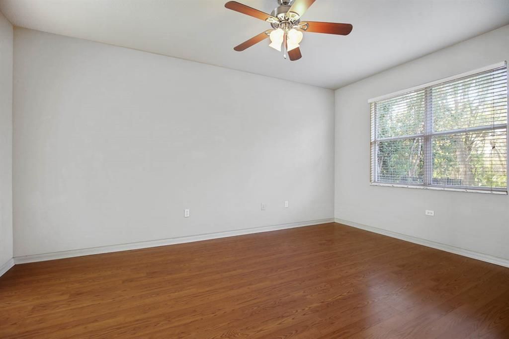 出租: $2,600 (4 贝兹, 3 浴室, 2220 平方英尺)