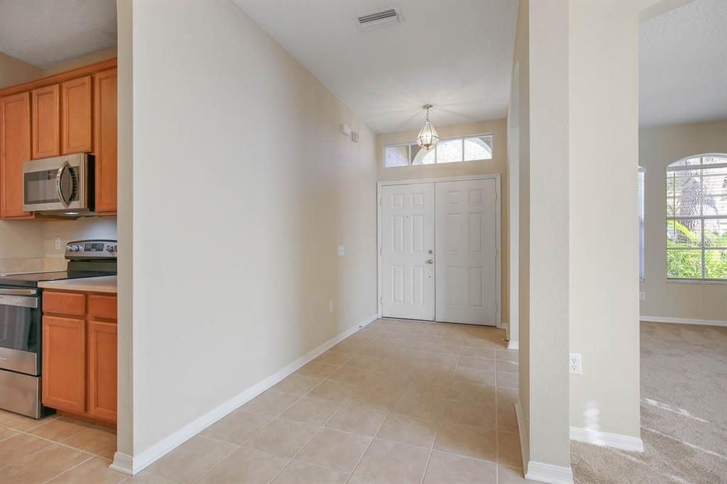 出租: $2,600 (4 贝兹, 3 浴室, 2220 平方英尺)