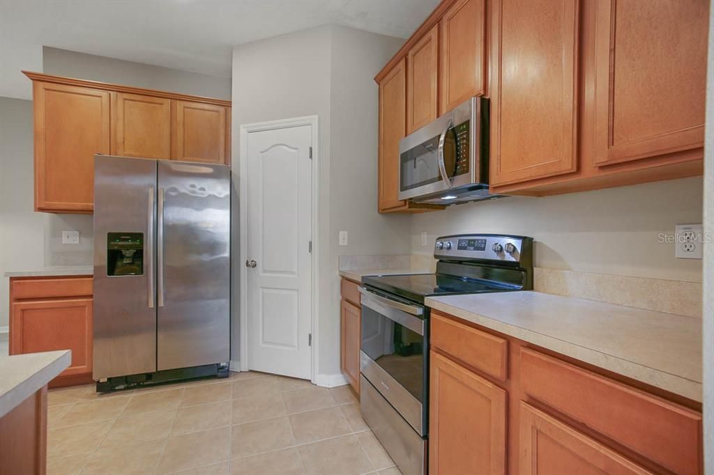 出租: $2,600 (4 贝兹, 3 浴室, 2220 平方英尺)