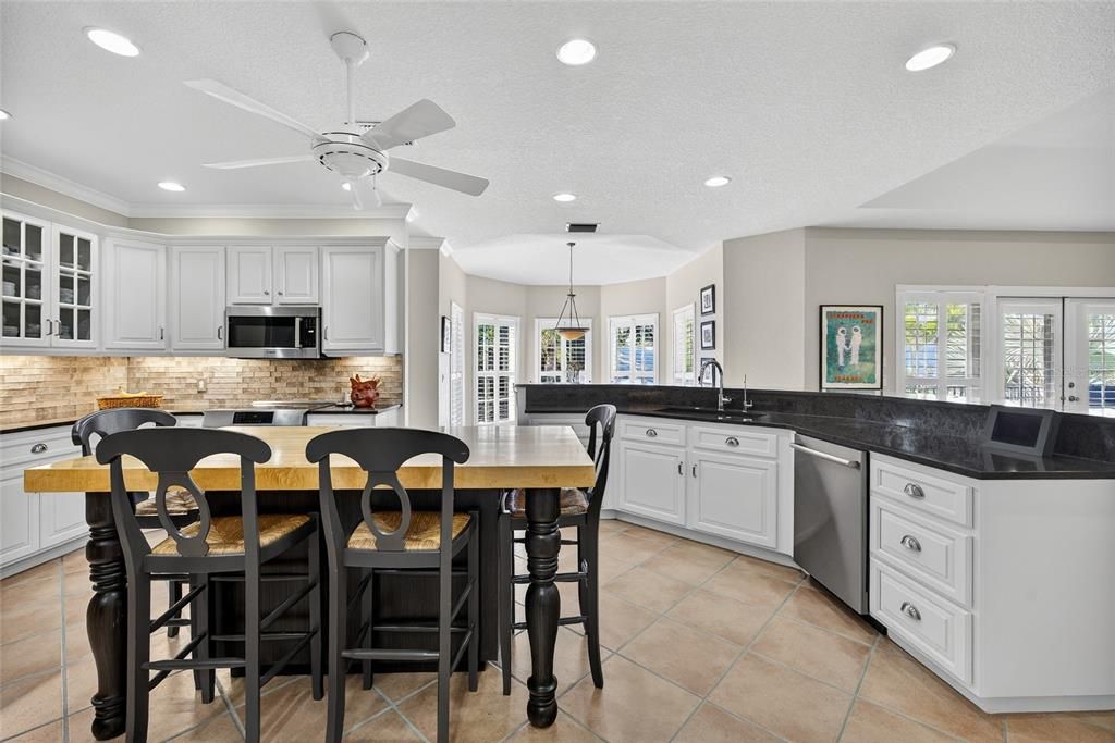 For Sale: $999,000 (4 beds, 3 baths, 2971 Square Feet)