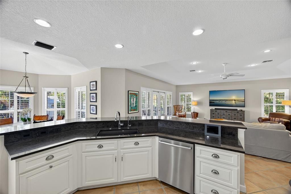 For Sale: $999,000 (4 beds, 3 baths, 2971 Square Feet)