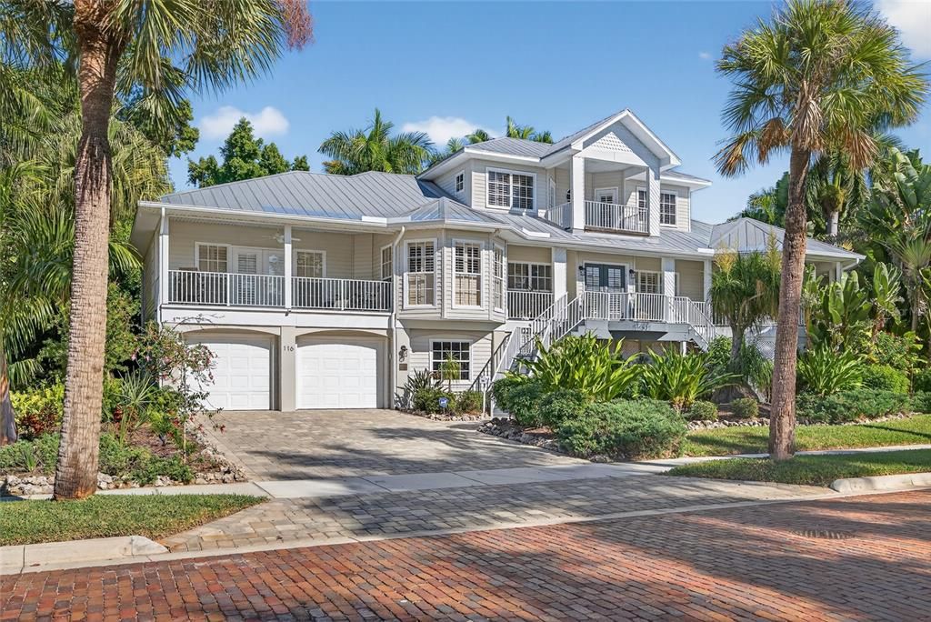 For Sale: $999,000 (4 beds, 3 baths, 2971 Square Feet)