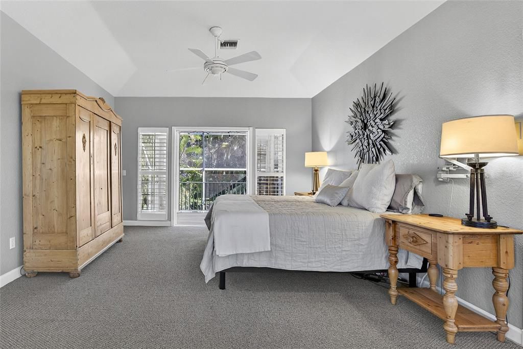 For Sale: $999,000 (4 beds, 3 baths, 2971 Square Feet)