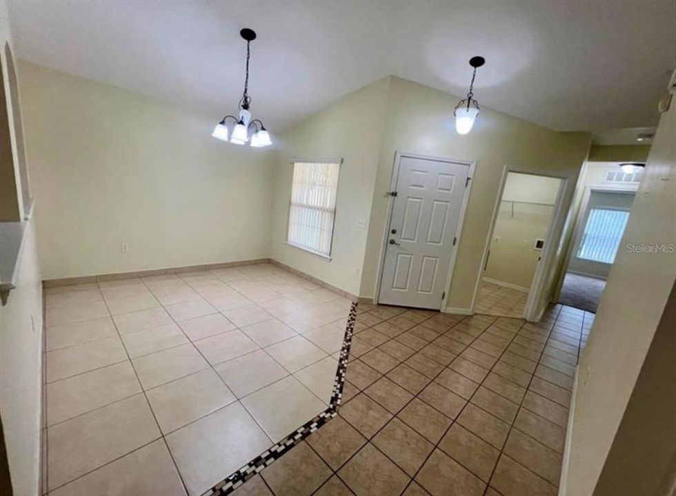 For Rent: $2,200 (3 beds, 2 baths, 1673 Square Feet)