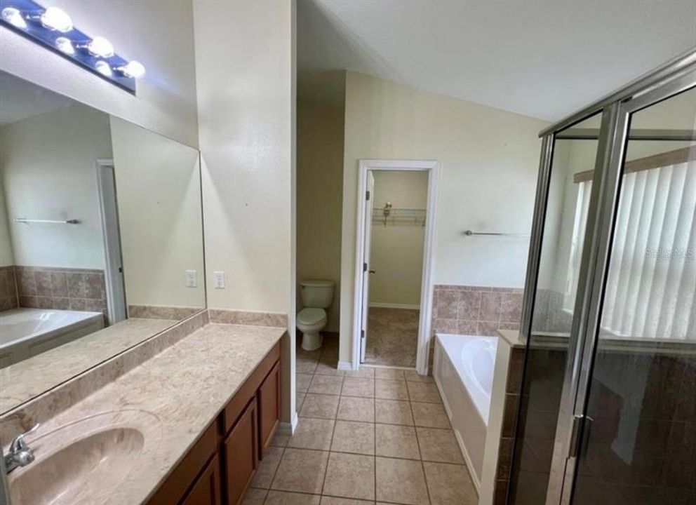 For Rent: $2,200 (3 beds, 2 baths, 1673 Square Feet)