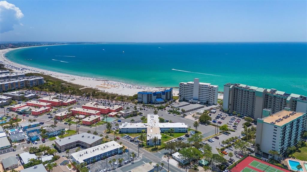 For Sale: $257,000 (1 beds, 1 baths, 615 Square Feet)