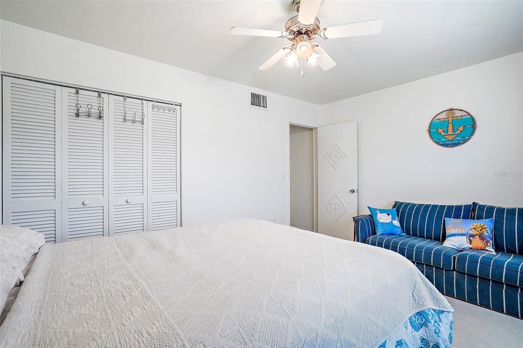 For Sale: $257,000 (1 beds, 1 baths, 615 Square Feet)