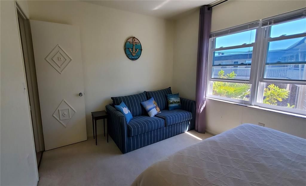 For Sale: $257,000 (1 beds, 1 baths, 615 Square Feet)