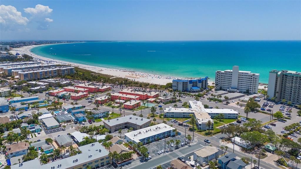 For Sale: $257,000 (1 beds, 1 baths, 615 Square Feet)