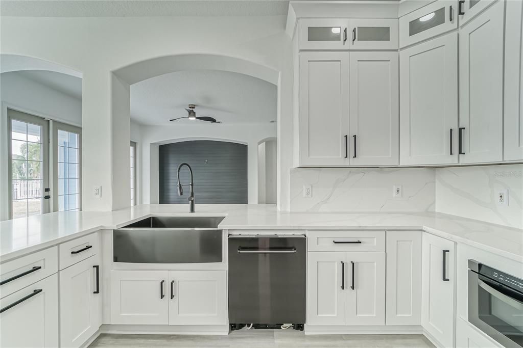 For Sale: $850,000 (4 beds, 2 baths, 2578 Square Feet)