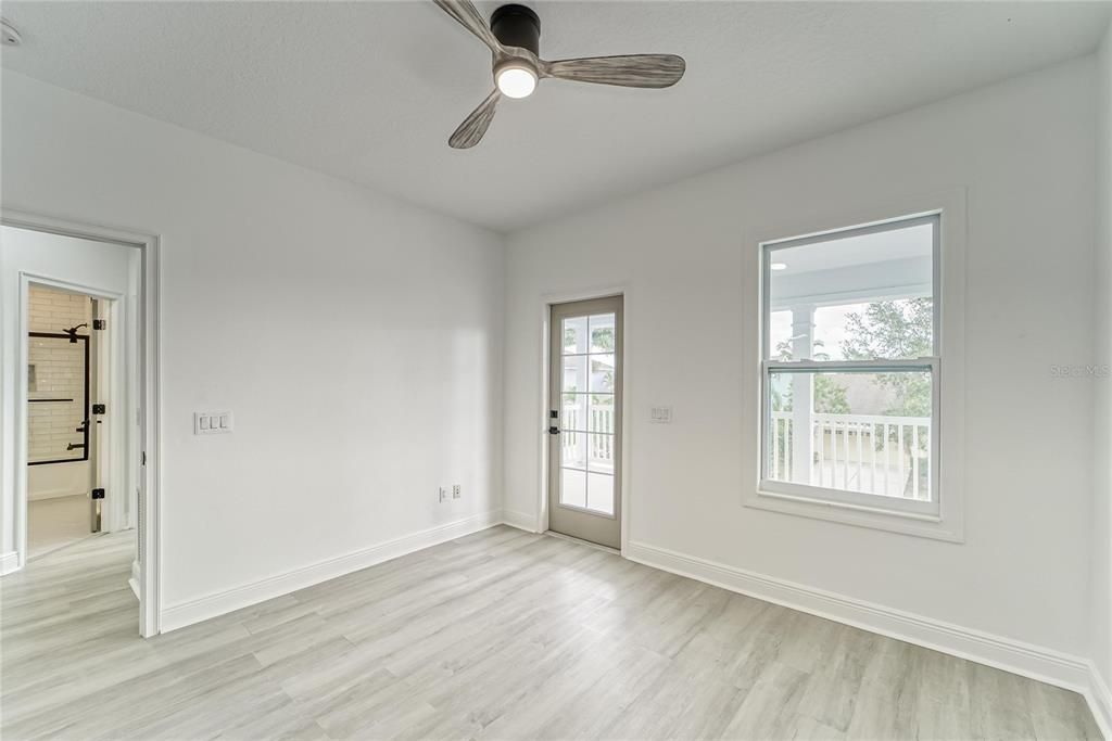 For Sale: $850,000 (4 beds, 2 baths, 2578 Square Feet)