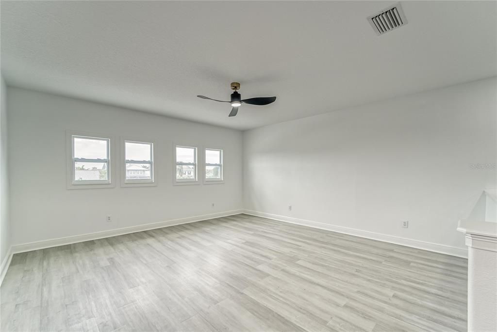 For Sale: $850,000 (4 beds, 2 baths, 2578 Square Feet)