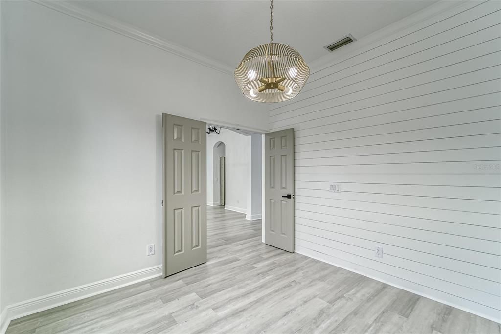 For Sale: $850,000 (4 beds, 2 baths, 2578 Square Feet)