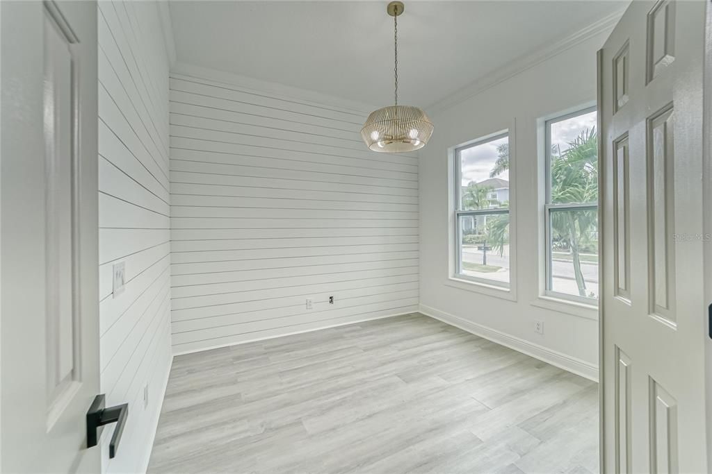 For Sale: $850,000 (4 beds, 2 baths, 2578 Square Feet)