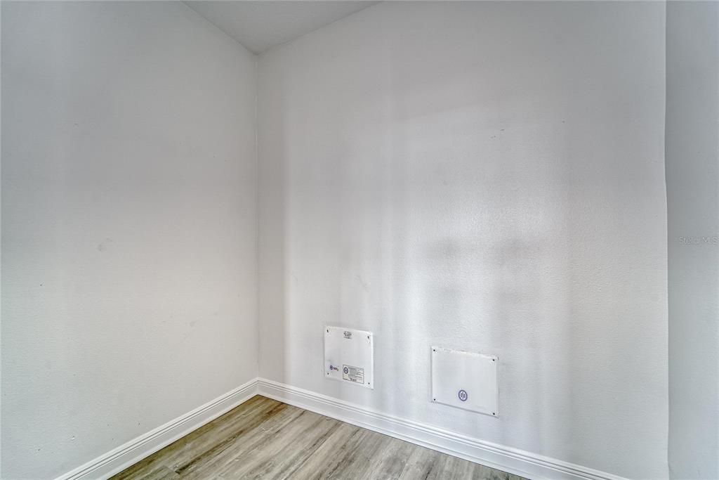 For Sale: $850,000 (4 beds, 2 baths, 2578 Square Feet)