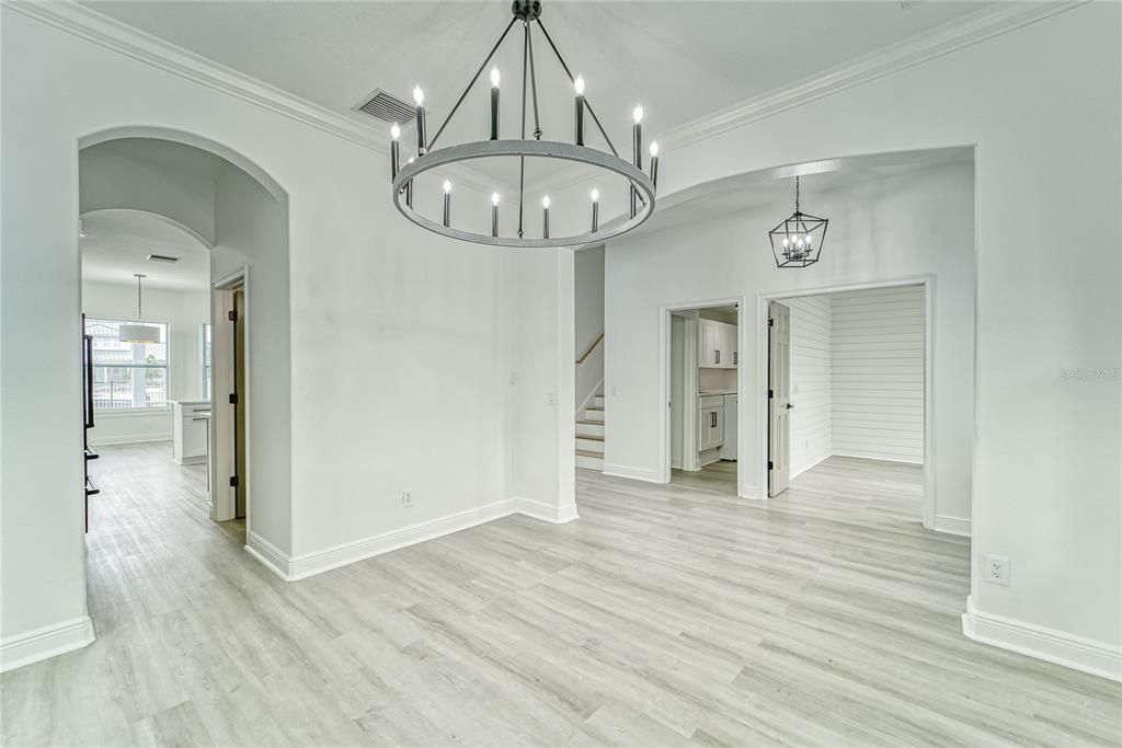 For Sale: $850,000 (4 beds, 2 baths, 2578 Square Feet)