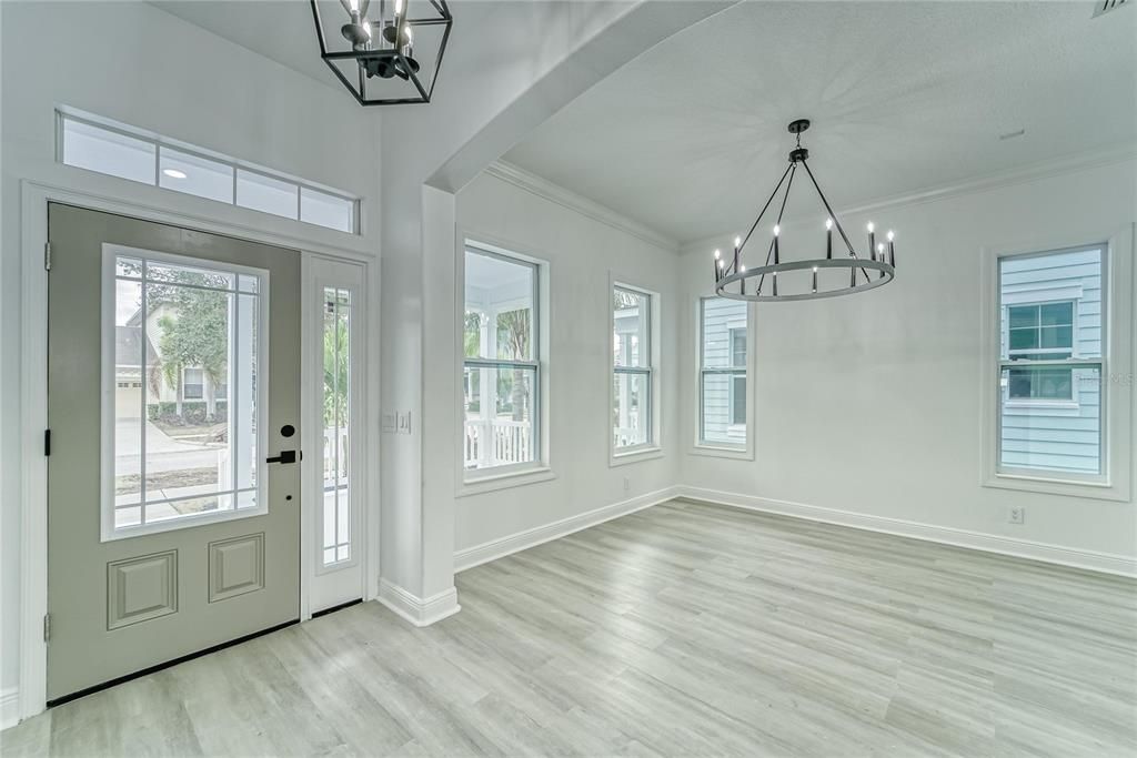 For Sale: $850,000 (4 beds, 2 baths, 2578 Square Feet)